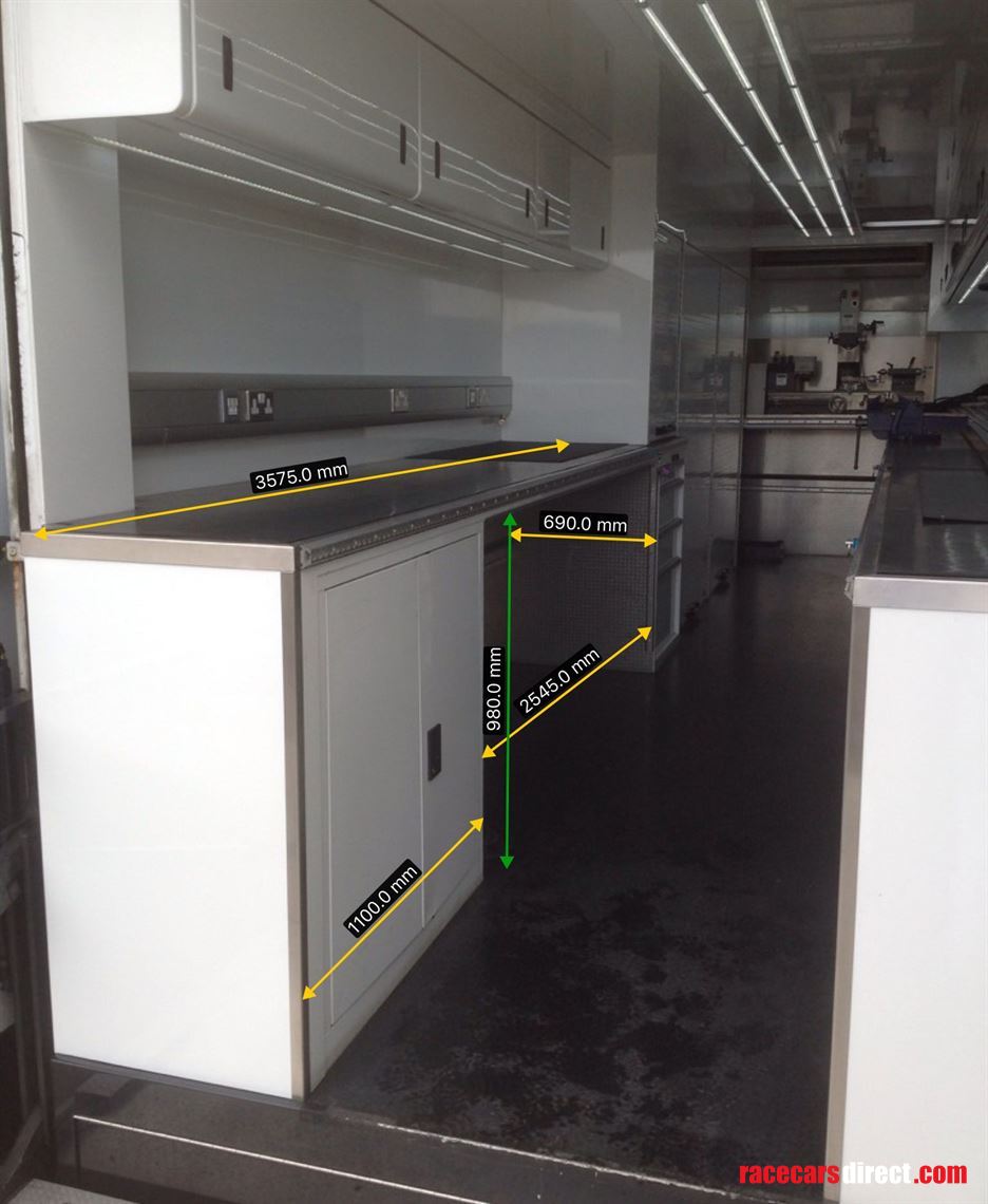 3-formula-car-or-2-gt-car-transporter