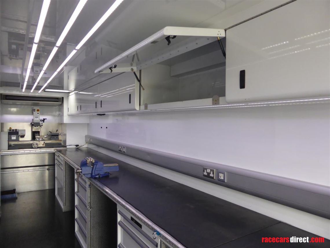 3-formula-car-or-2-gt-car-transporter