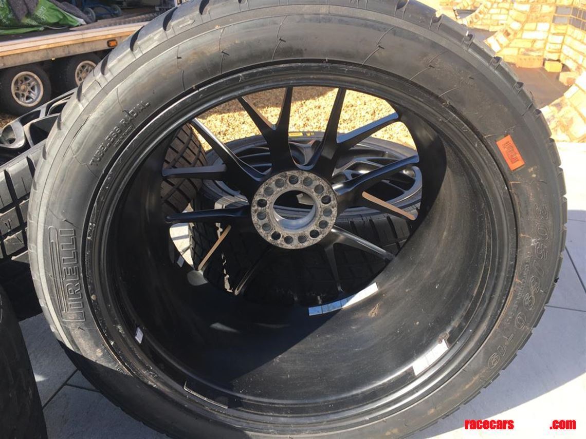 ferrari-458-challenge-wheels-tyres