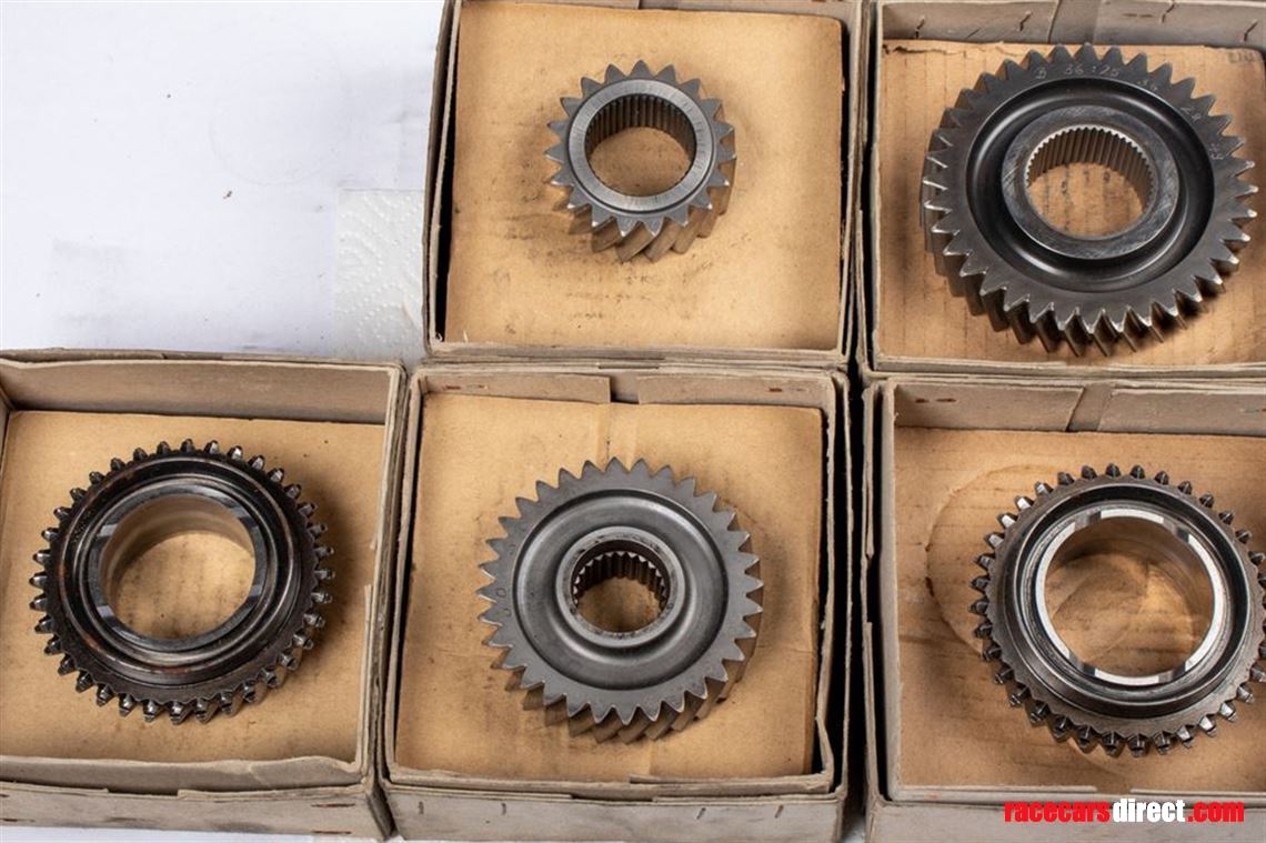 porsche-911-gt1-gears