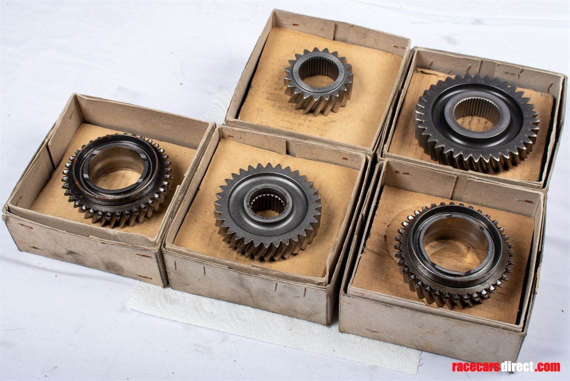 porsche-911-gt1-gears