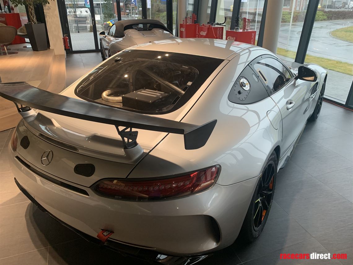 mercedes-amg-gt4-in-great-condition