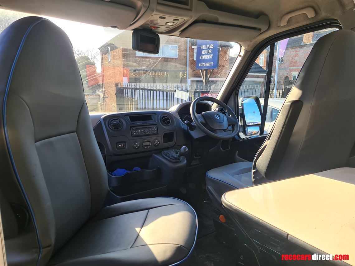 35-tonne-vauxhall-movano-race-truck