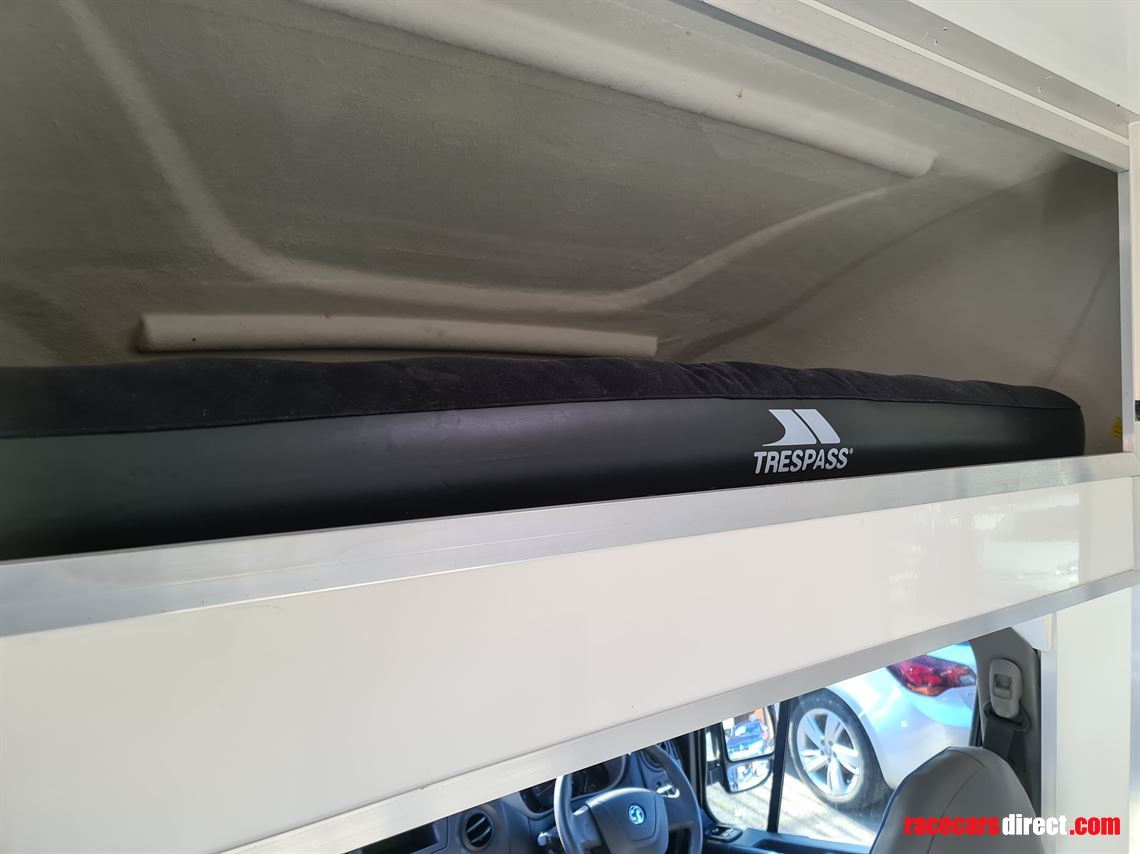 35-tonne-vauxhall-movano-race-truck