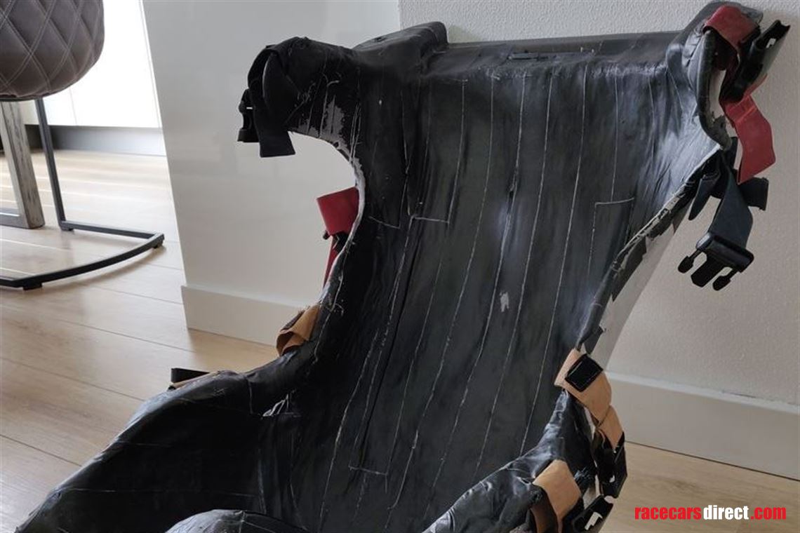 official-f1-seat---carlos-sainz-jr---unique-i