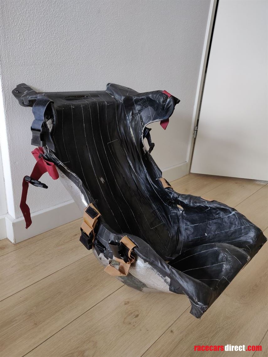 official-f1-seat---carlos-sainz-jr---unique-i