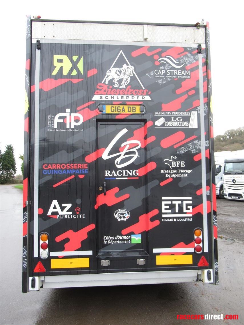 4-formula-car-transporter