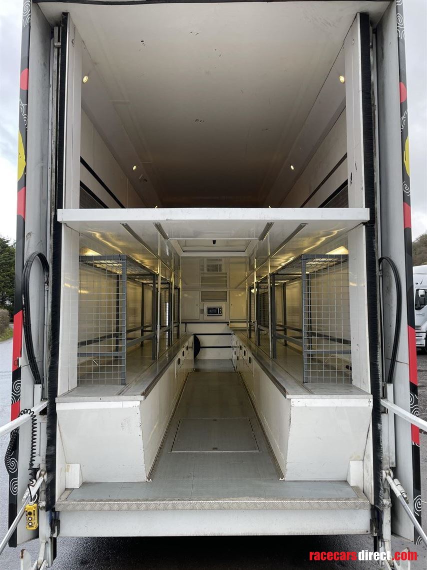 4-formula-car-transporter