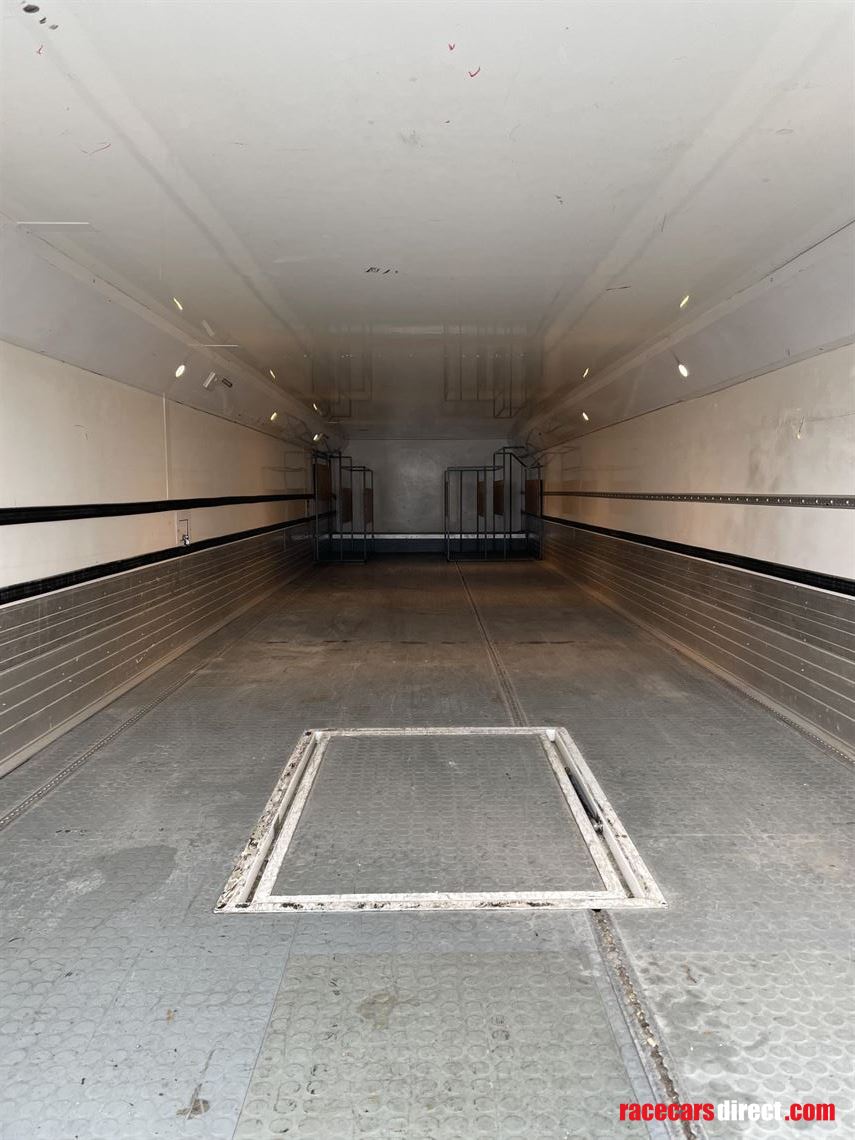 4-formula-car-transporter