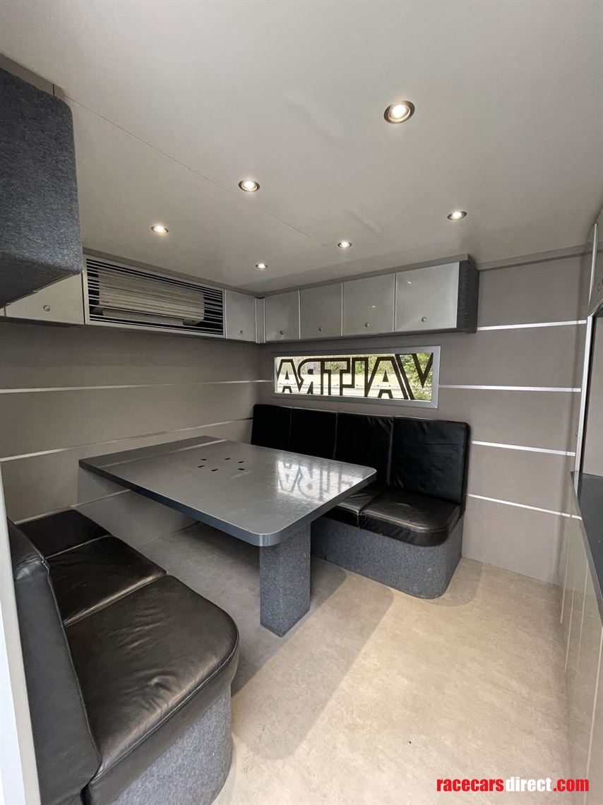 4-formula-car-transporter