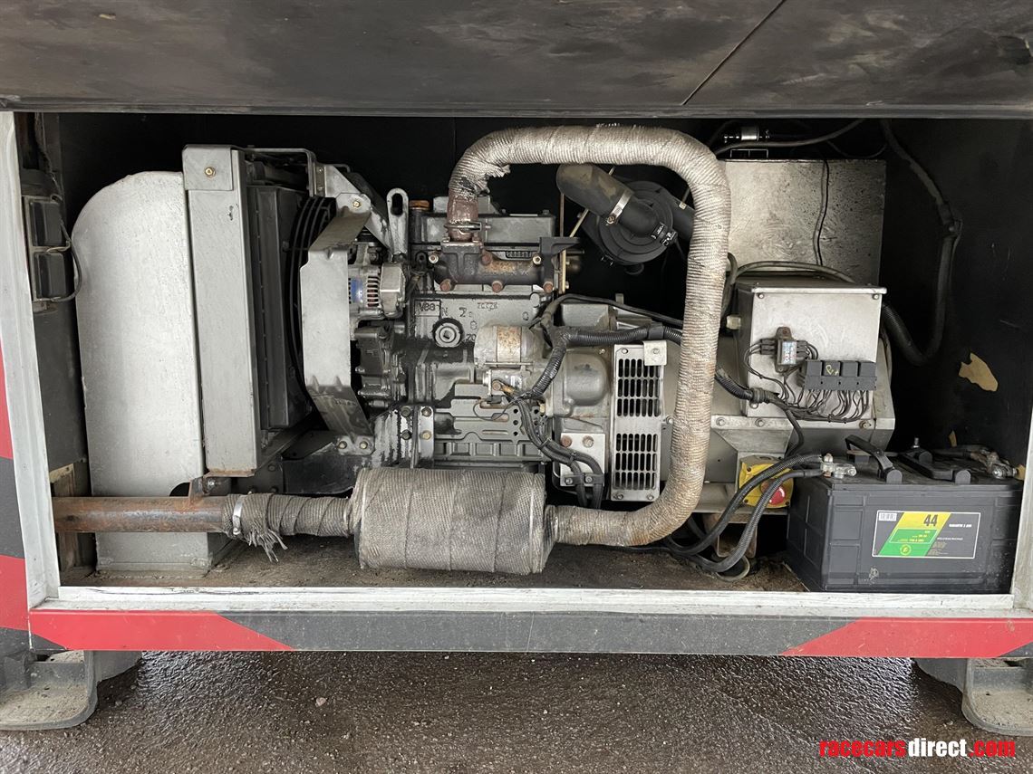 4-formula-car-transporter