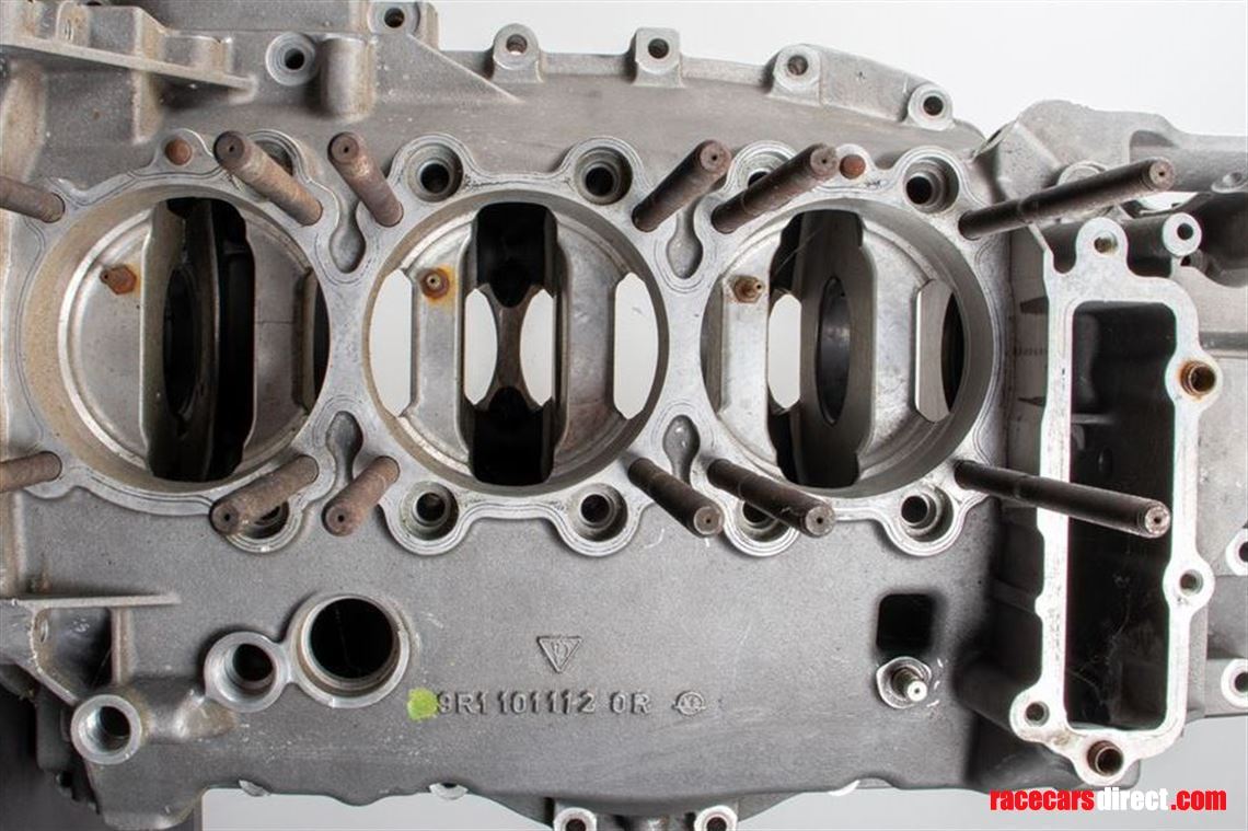 porsche-911-gt1-engine-case