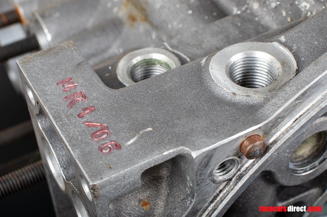 porsche-911-gt1-engine-case