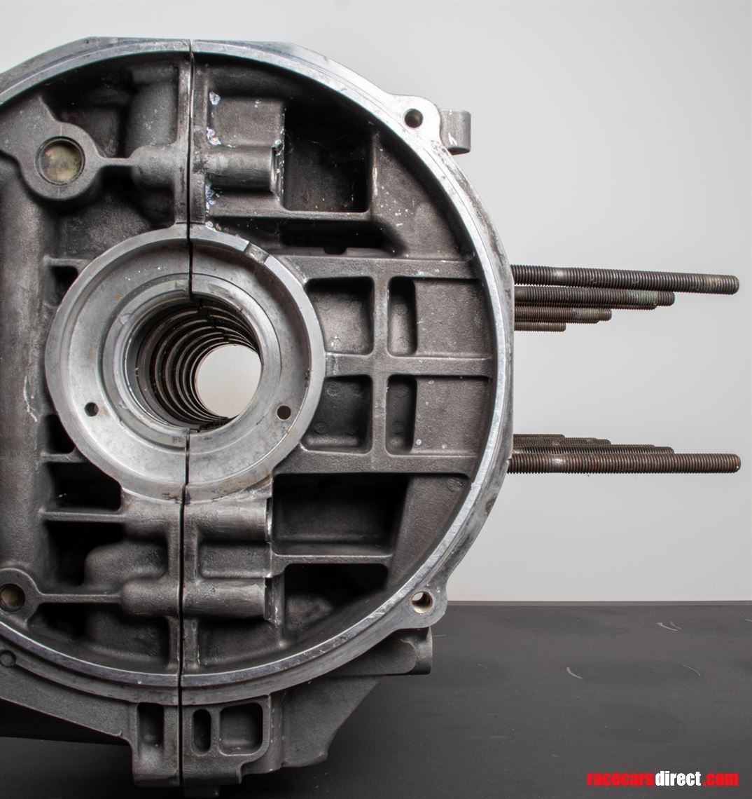 porsche-911-gt1-engine-case