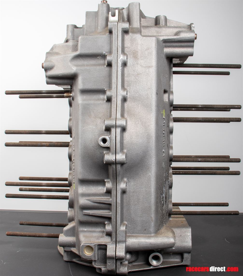 porsche-911-gt1-engine-case