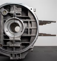 porsche-911-gt1-engine-case