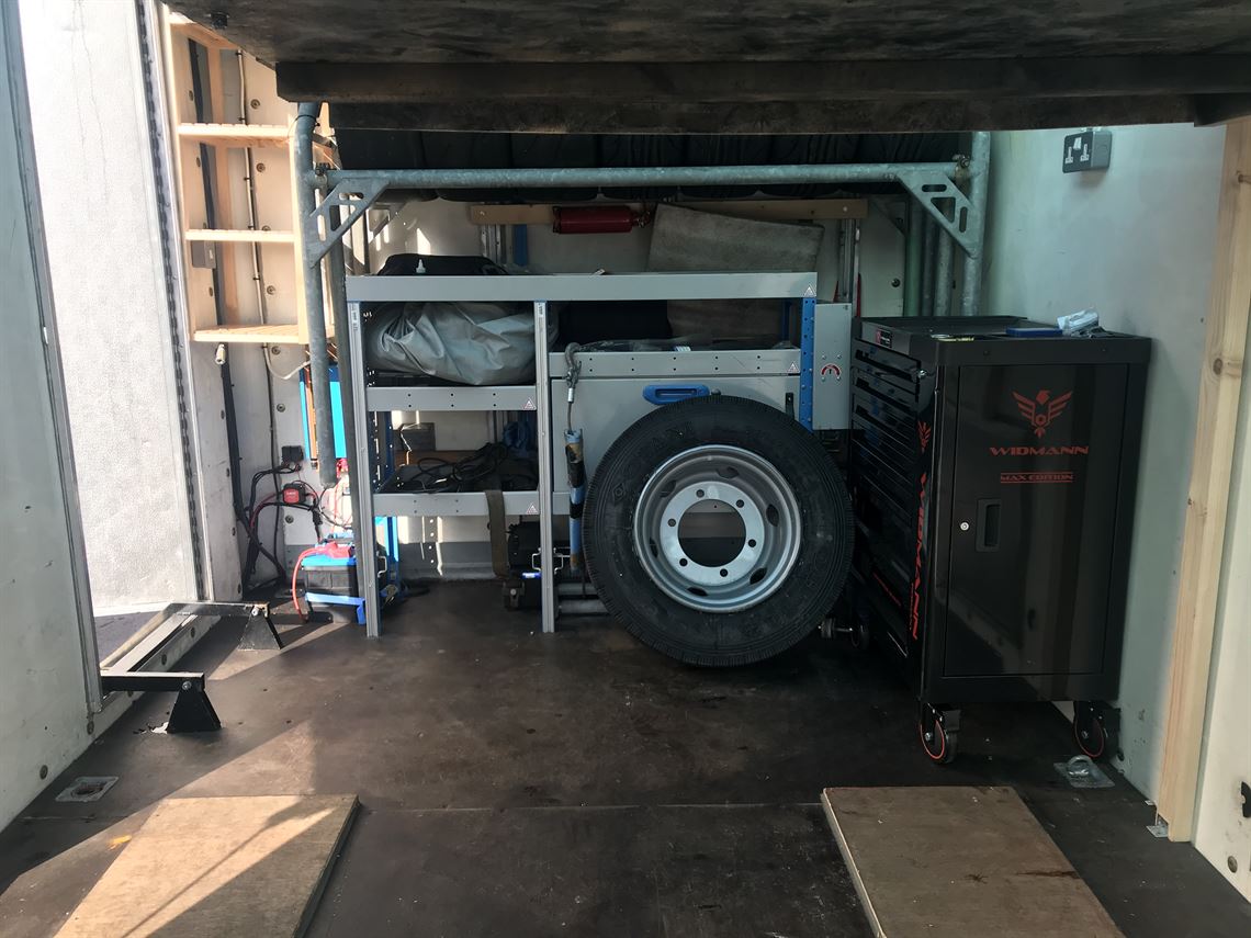 racecar-transporterrenaultdaf-excellent-condi