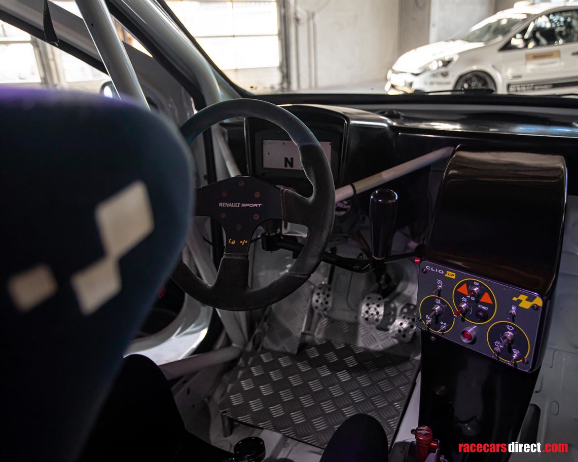 clio-3-x85-cup-car-2012