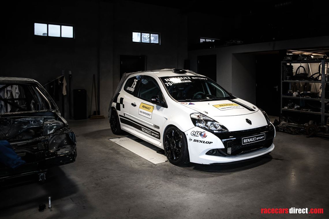 clio-3-x85-cup-car-2012