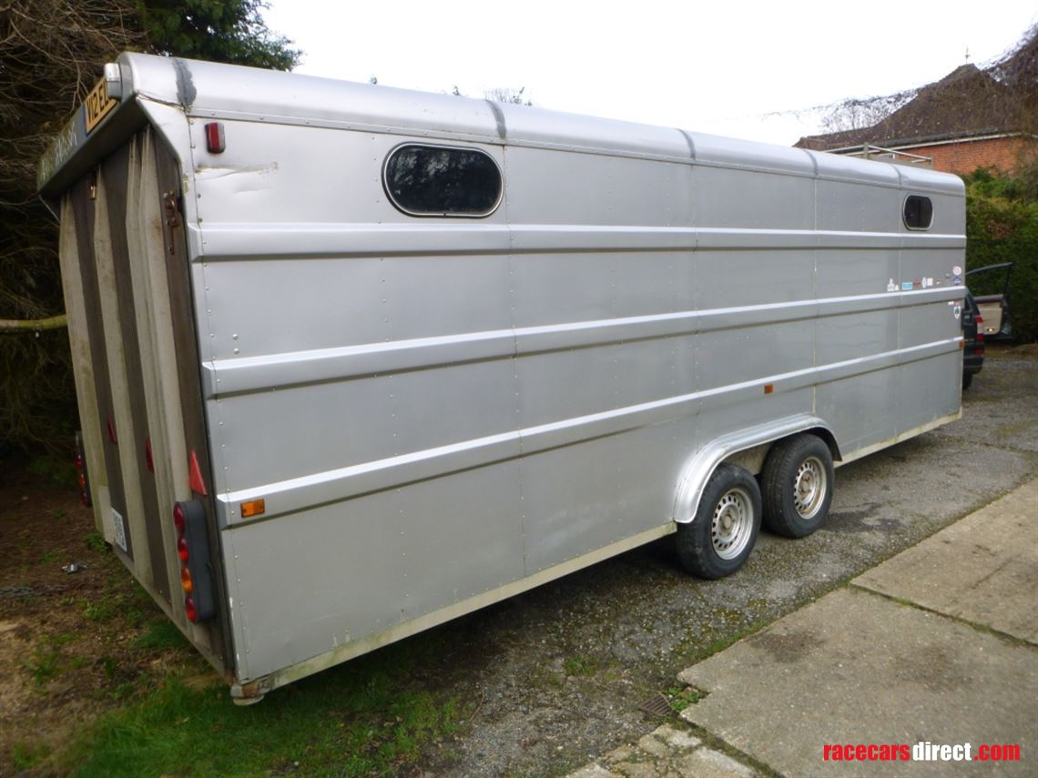 vehicle-transporter-dastle-racebox