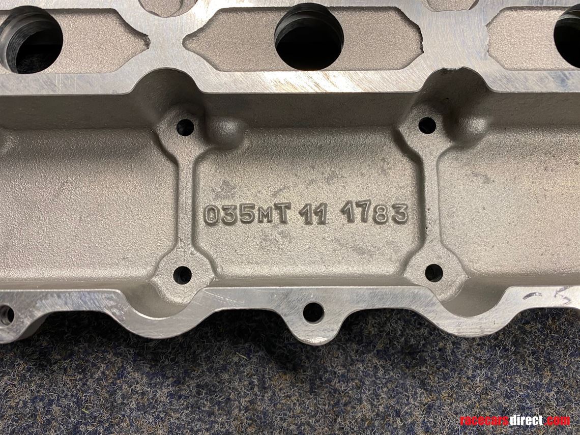 bugatti-eb-110-valve-cover