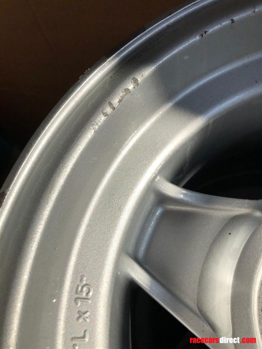 ferrari-512bb-center-lock-wheels