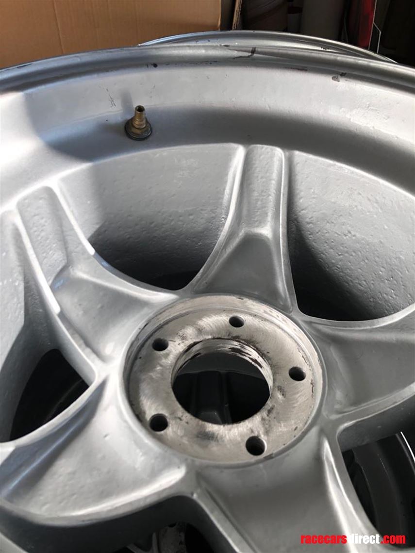 ferrari-512bb-center-lock-wheels