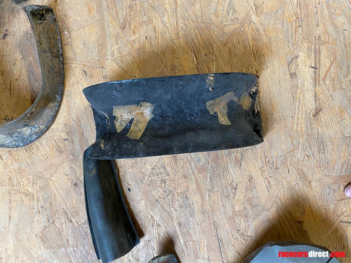 mercedes-benz-dtmitc-carbon-fiber-parts-and-m