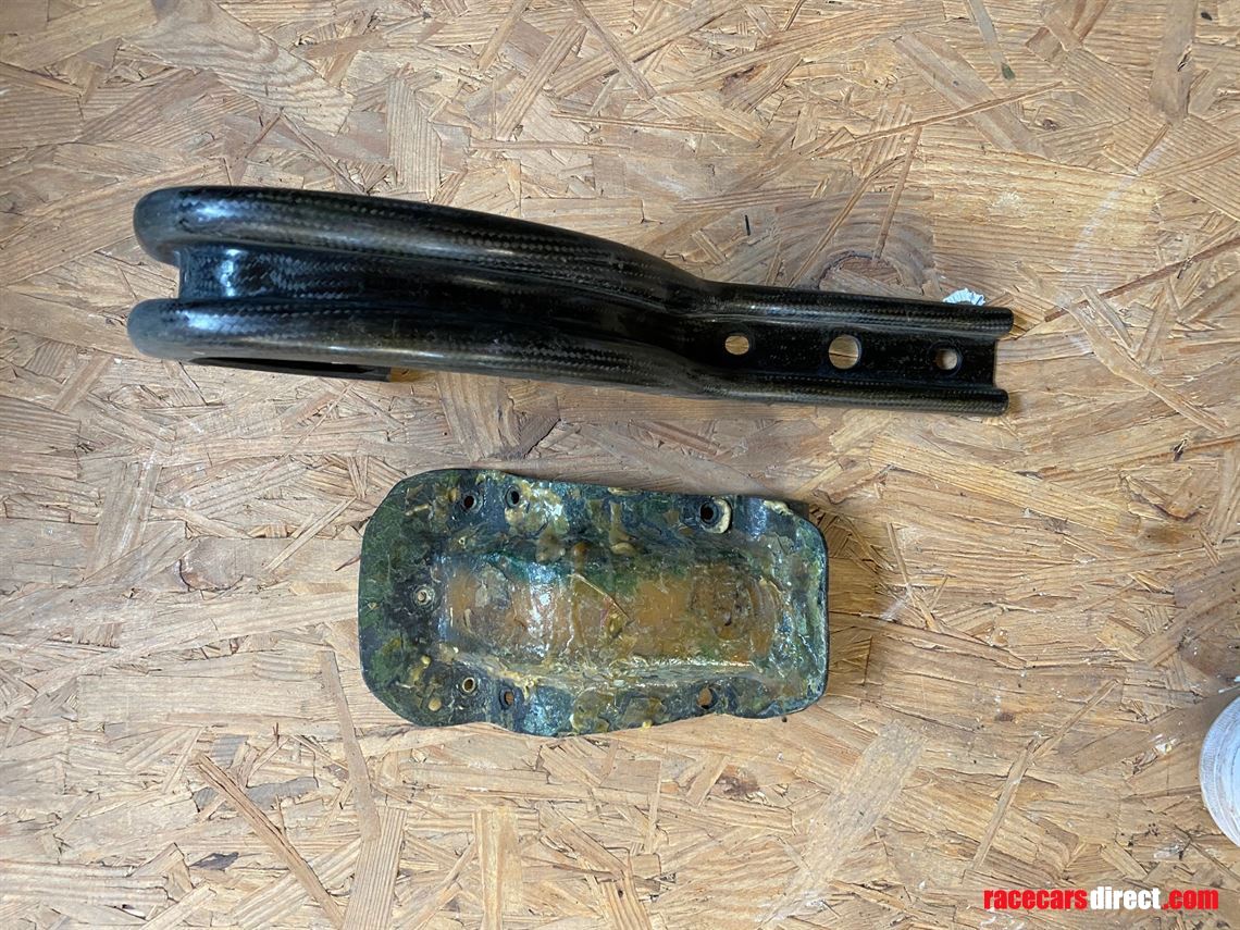 mercedes-benz-dtmitc-carbon-fiber-parts-and-m