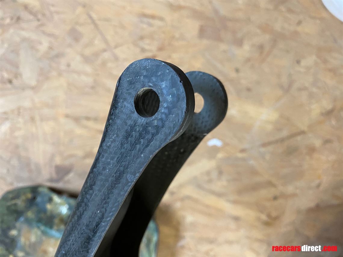 mercedes-benz-dtmitc-carbon-fiber-parts-and-m