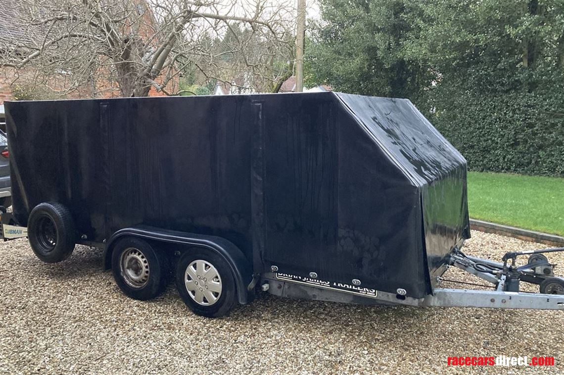 brian-james-clubman-hydraulic-tilt-bed-covere