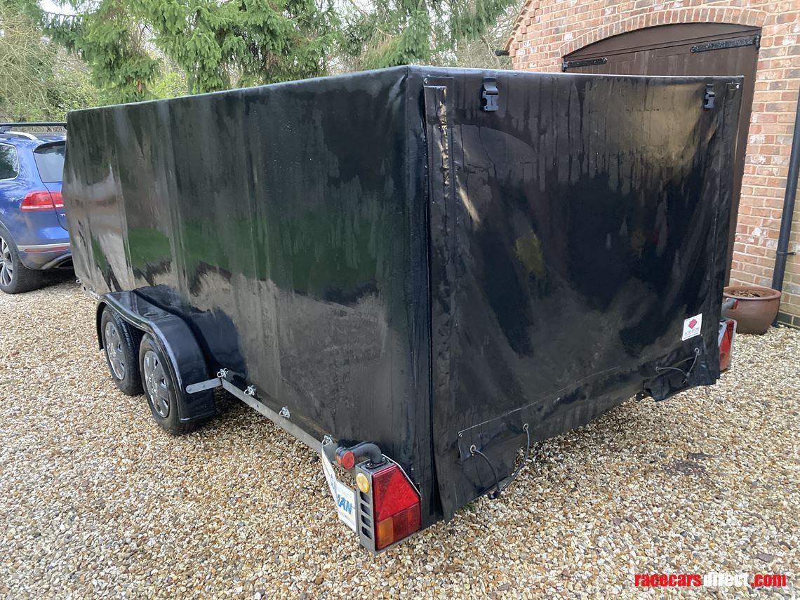 brian-james-clubman-hydraulic-tilt-bed-covere