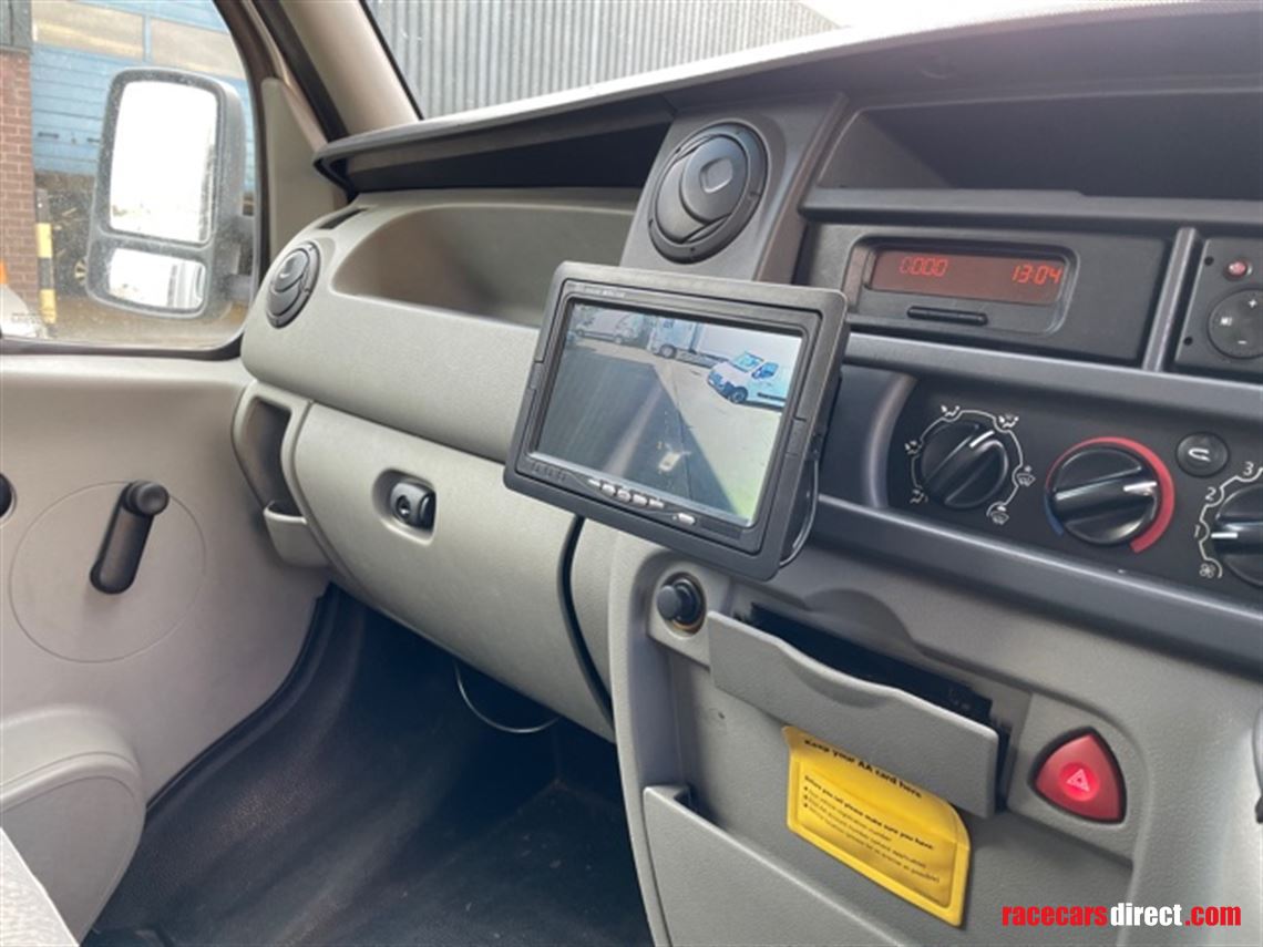 renault-master-race-car-transporter-3500kg