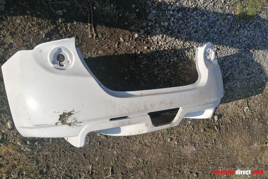 ginetta-g40-rear-bumper-with-diffuser