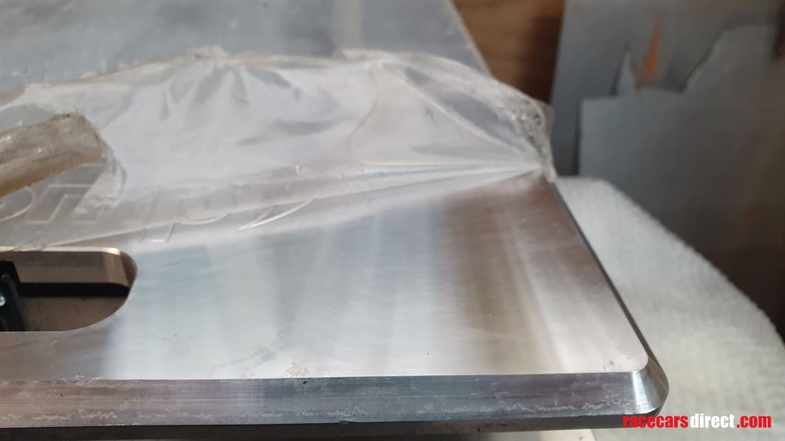 intercomp-corner-scales