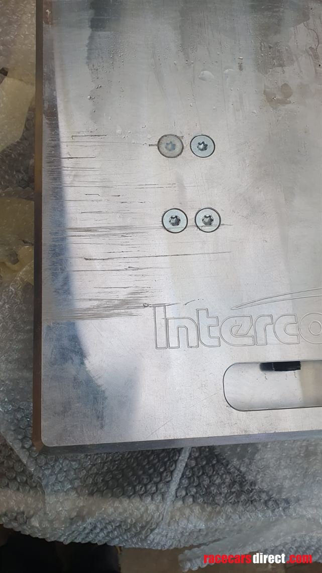 intercomp-corner-scales