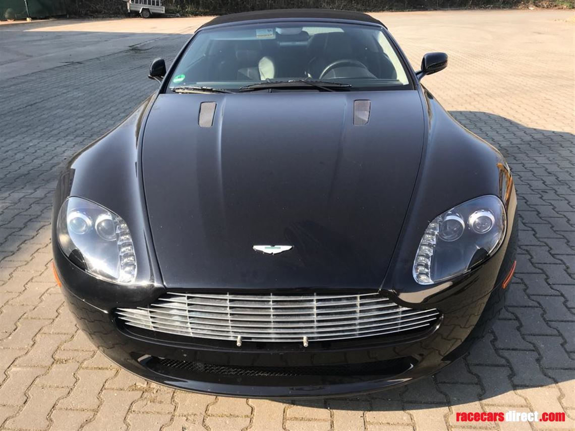 aston-martin-v8-vantage-roadster