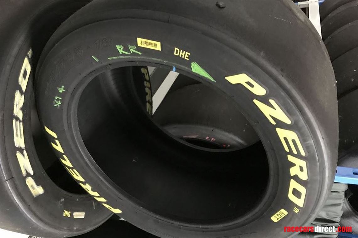 free-used-pirelli-dhe-slicks-80km-to-200-km-a
