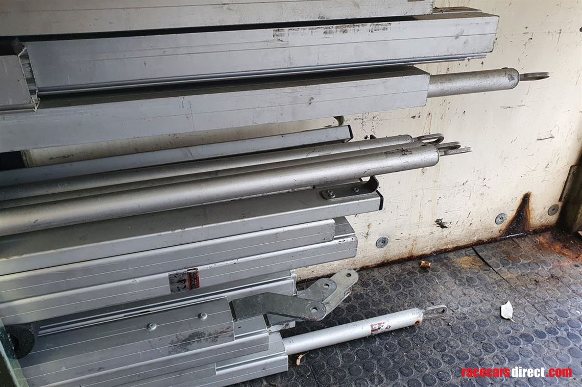 awning-co-131m-x-8m-awning