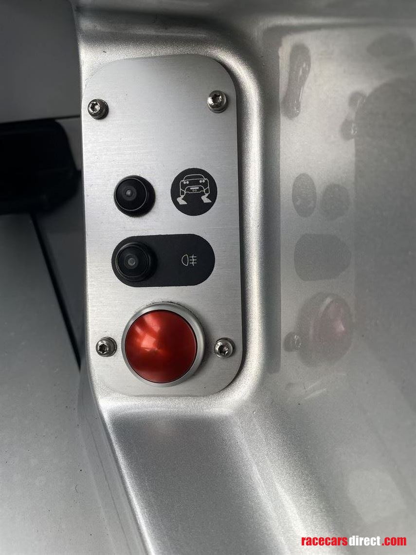 lotus-2-eleven---factory-sva-road-legal-car