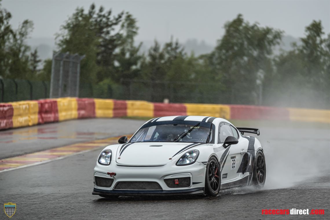 porsche-cayman-gt4-clubsport-mr