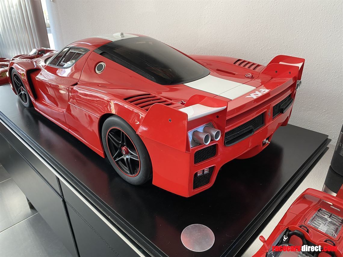 ferrari-fxx-15-scale-limited-edition-model