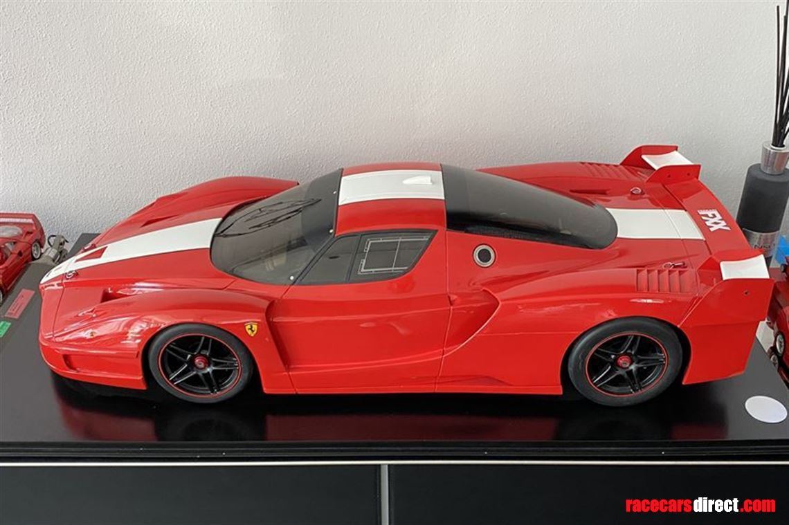 ferrari-fxx-15-scale-limited-edition-model