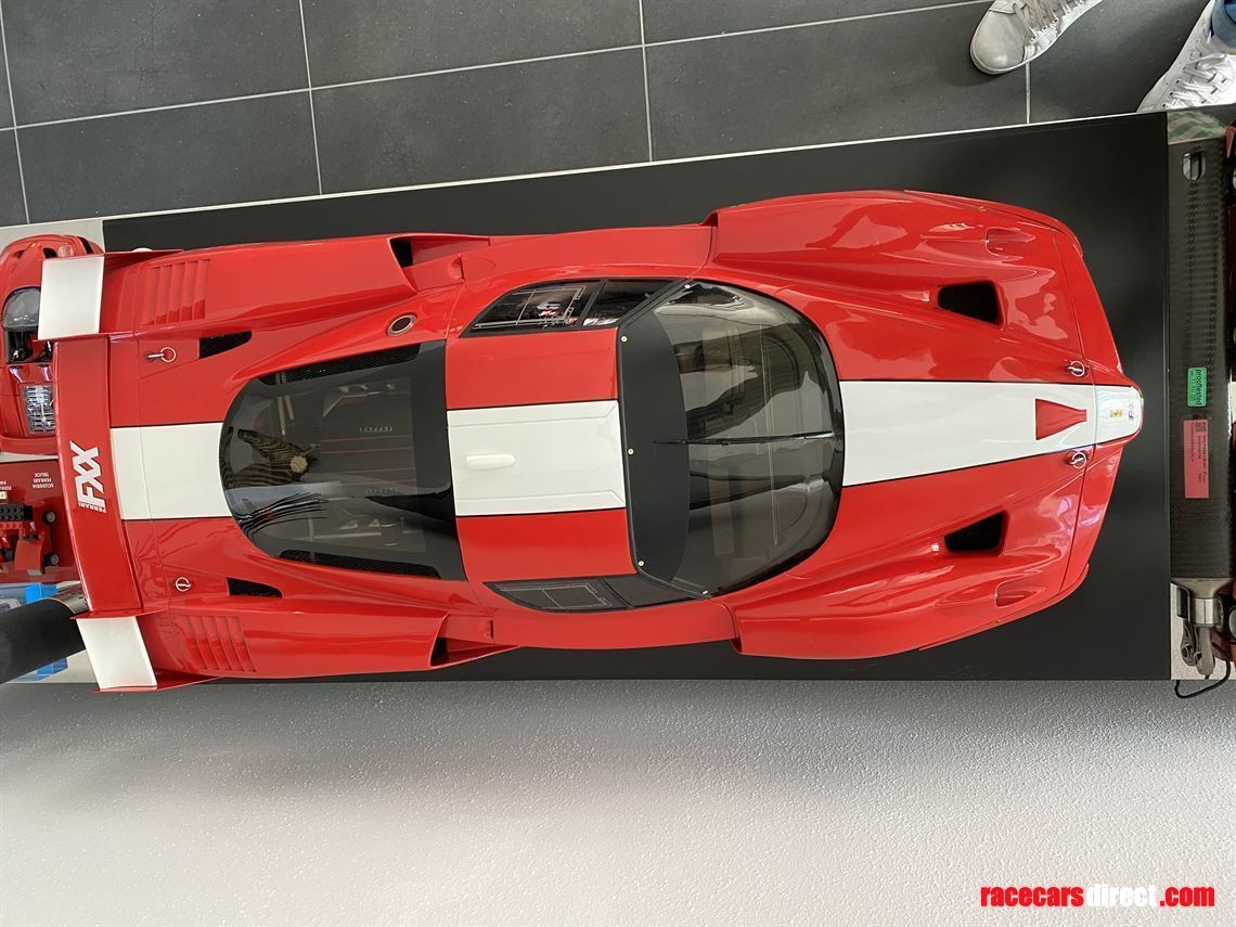 ferrari-fxx-15-scale-limited-edition-model