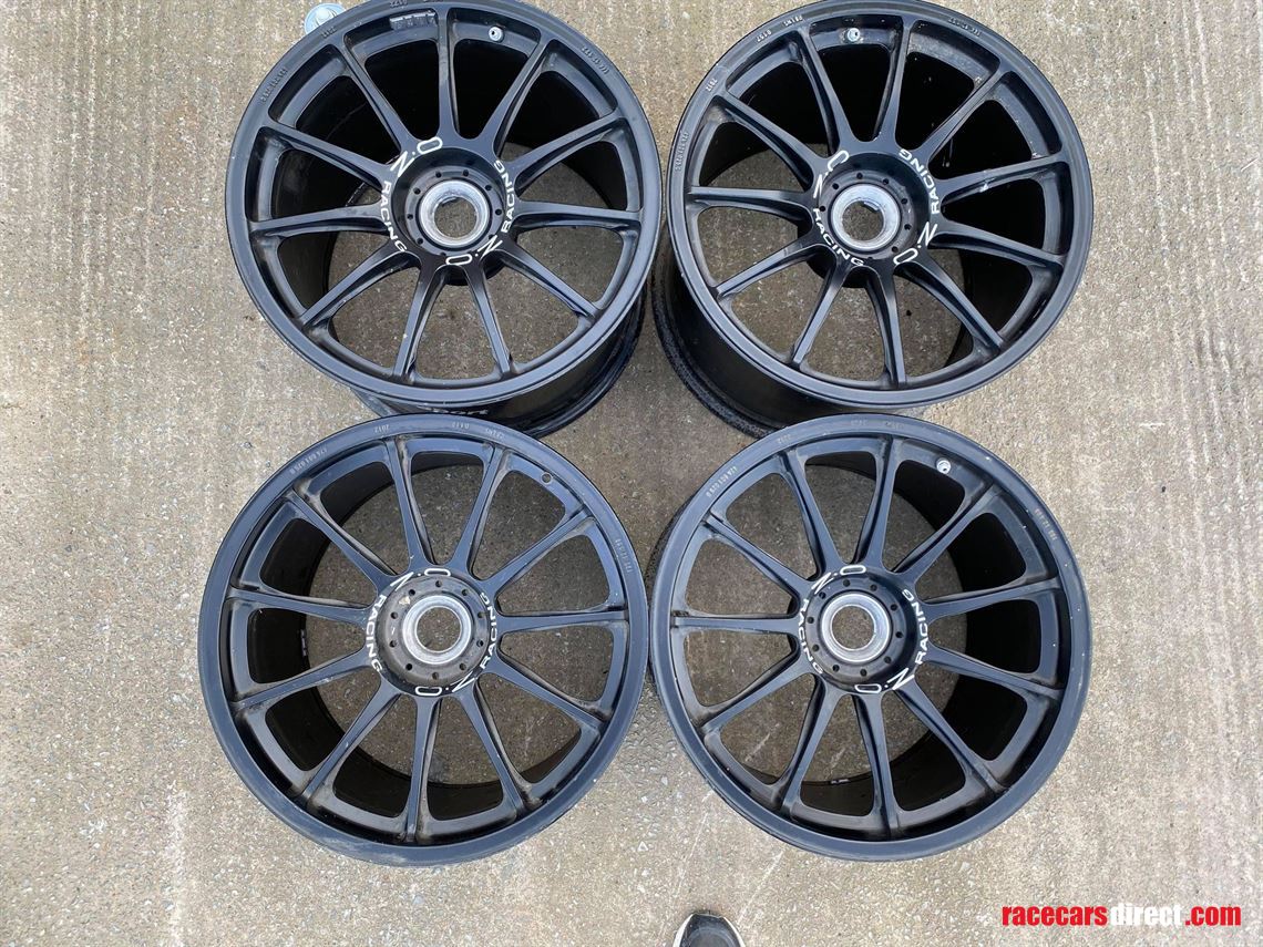 full-set-audi-r8-lms-ultra-oz-alloy-wheels-ce
