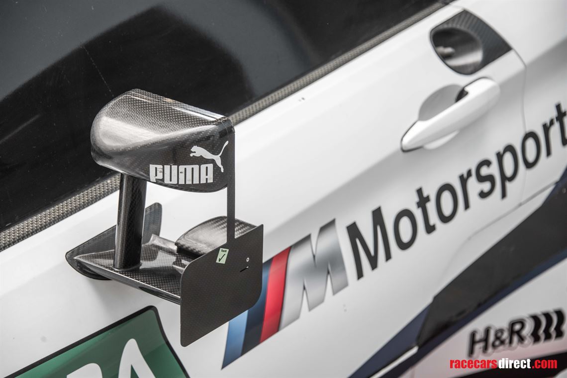 bmw-m4-dtm-rolling-chassis-show-car-simulator