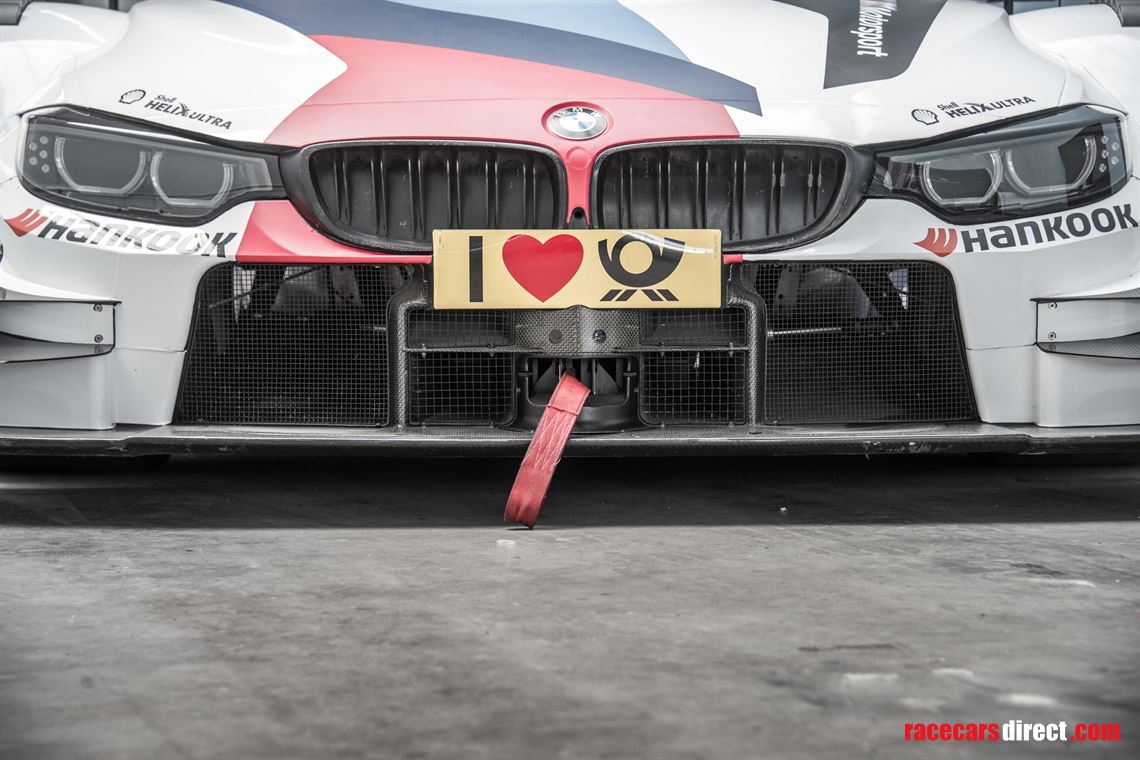 bmw-m4-dtm-rolling-chassis-show-car-simulator