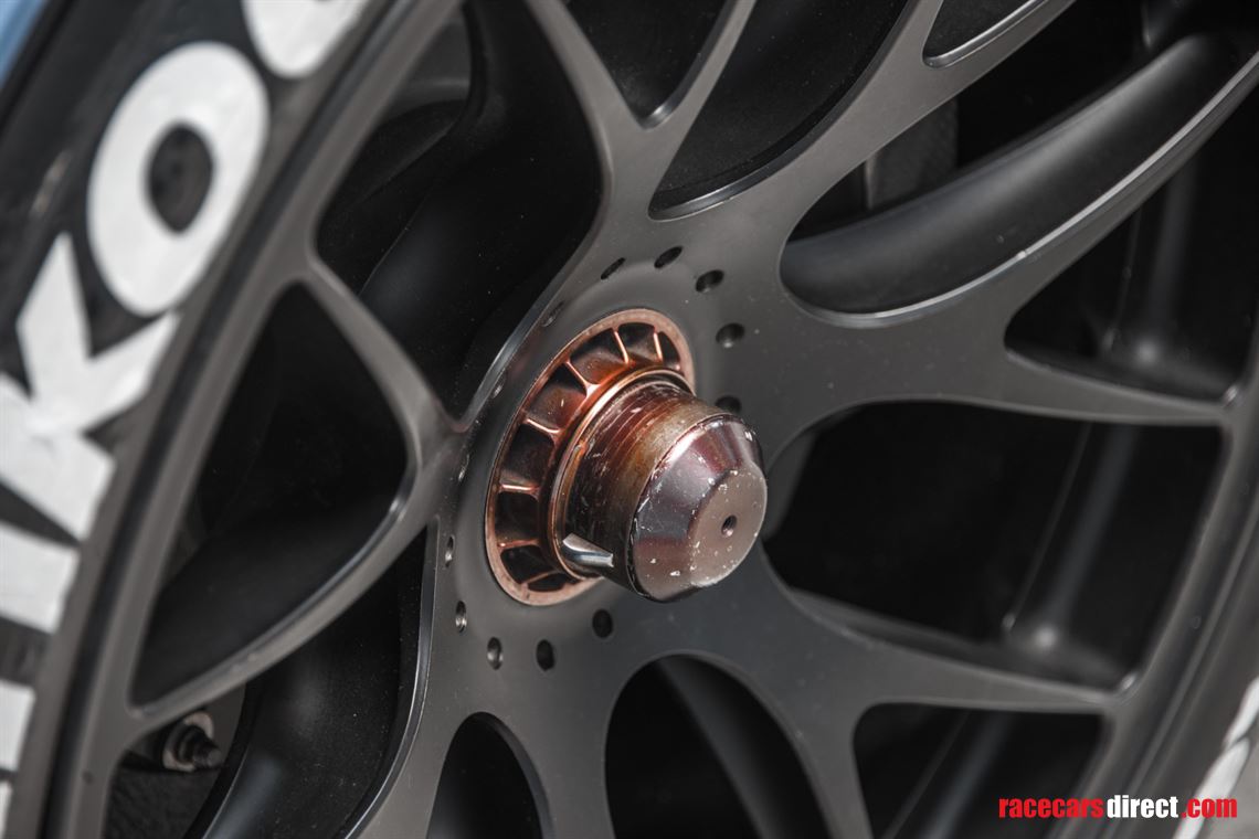 bmw-m4-dtm-rolling-chassis-show-car-simulator