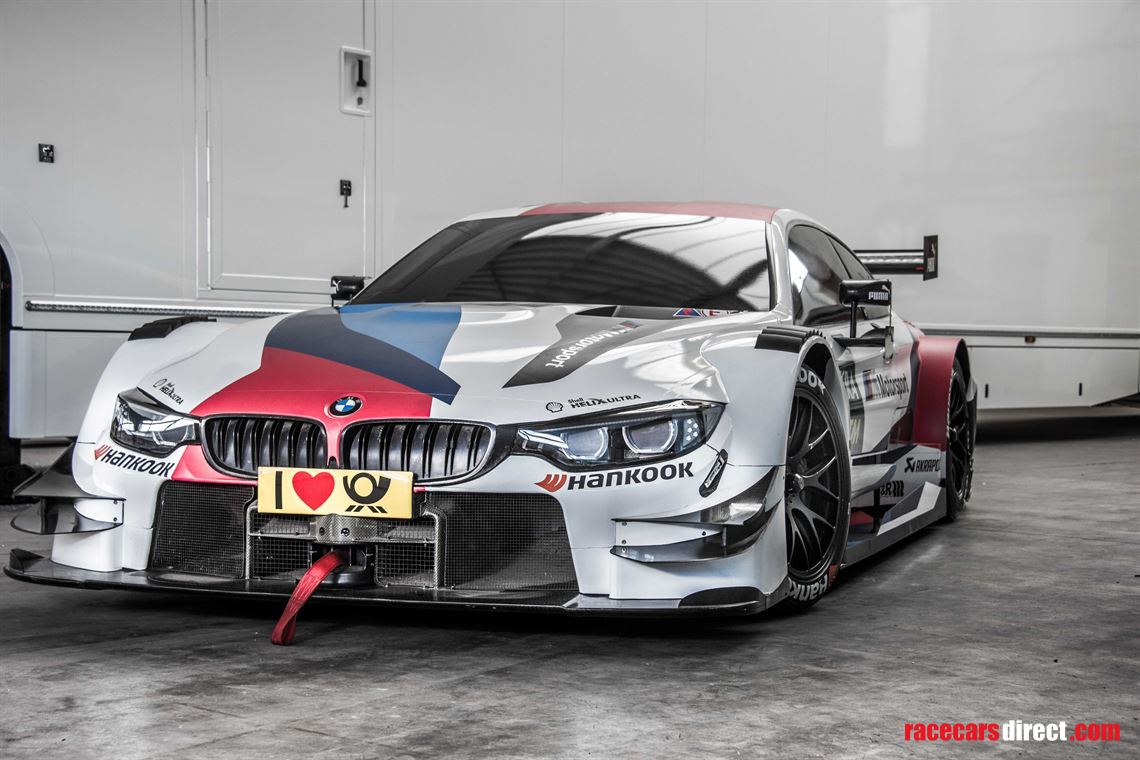 bmw-m4-dtm-rolling-chassis-show-car-simulator