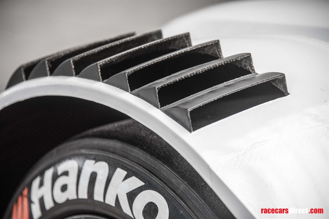 bmw-m4-dtm-rolling-chassis-show-car-simulator